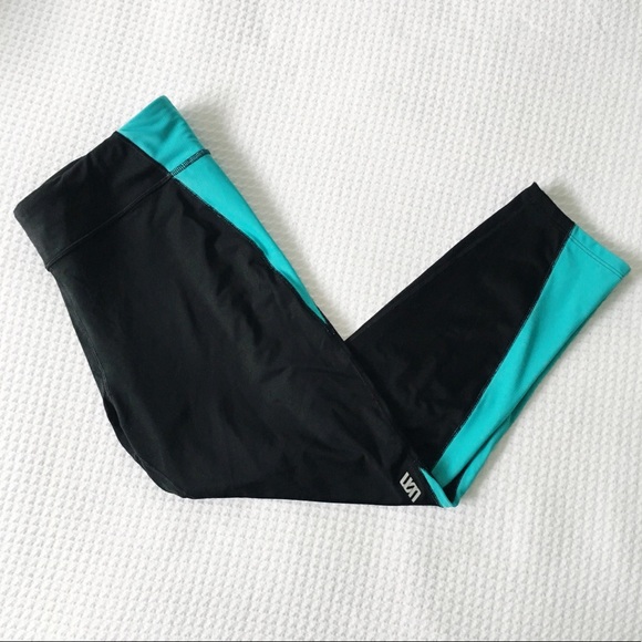 Color Block Capri Compression Leggings - Picture 2 of 6